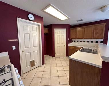 3509 Ruby Red Dr - Photo Thumbnail 12