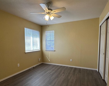 3509 Ruby Red Dr - Photo Thumbnail 7