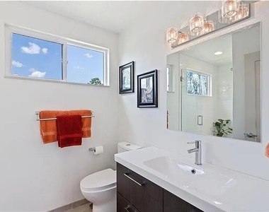 4601 Kitty Ave - Photo Thumbnail 7