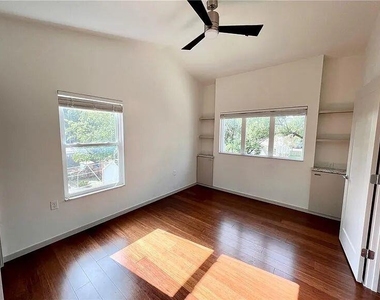 4601 Kitty Ave - Photo Thumbnail 6