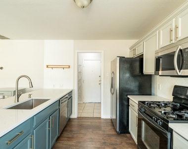 408 Woodsorrel Way - Photo Thumbnail 5