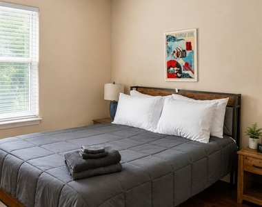 4903 Merritt Dr - Photo Thumbnail 6