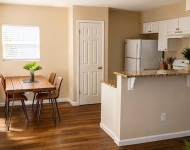 4903 Merritt Dr - Photo Thumbnail 1