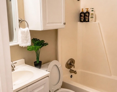 4903 Merritt Dr - Photo Thumbnail 7