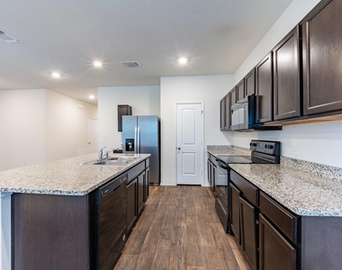 14500 Fitzgibbon Dr - Photo Thumbnail 10