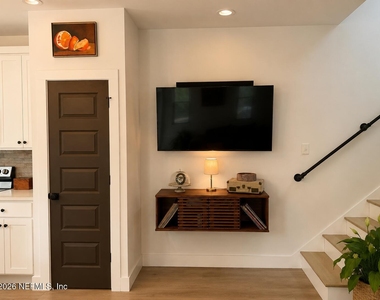 1200 N Clay Street - Photo Thumbnail 22