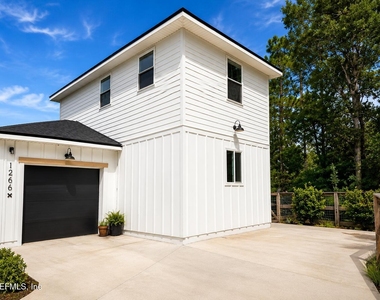 1200 N Clay Street - Photo Thumbnail 4