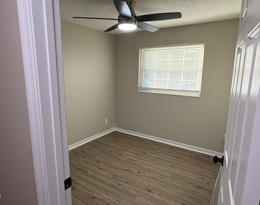 8036 Delaroche Drive - Photo Thumbnail 13