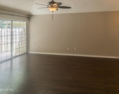 1714 Ashmore Green Drive - Photo Thumbnail 7