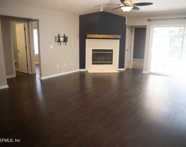 1714 Ashmore Green Drive - Photo Thumbnail 4