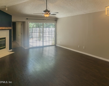 1714 Ashmore Green Drive - Photo Thumbnail 3