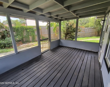 11510 Silk Oak Lane - Photo Thumbnail 12