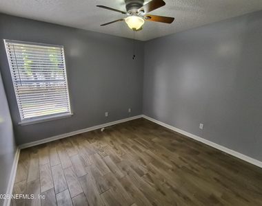 11510 Silk Oak Lane - Photo Thumbnail 6