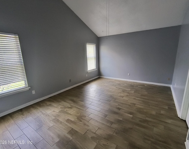 11510 Silk Oak Lane - Photo Thumbnail 9