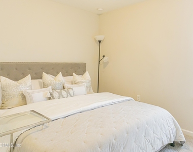 7112 Emsley Circle - Photo Thumbnail 8
