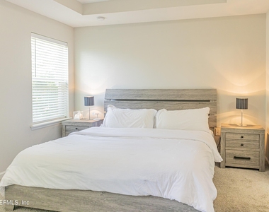 7112 Emsley Circle - Photo Thumbnail 4