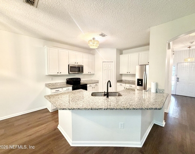 1720 Cross Pines Drive - Photo Thumbnail 3