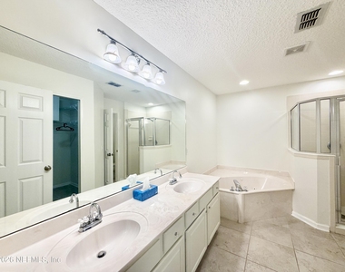 1720 Cross Pines Drive - Photo Thumbnail 13