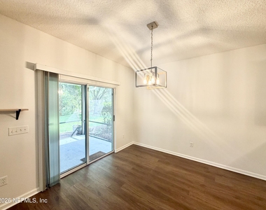 1720 Cross Pines Drive - Photo Thumbnail 8