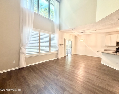 1720 Cross Pines Drive - Photo Thumbnail 7