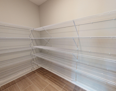 90 Oak Knoll Court - Photo Thumbnail 31
