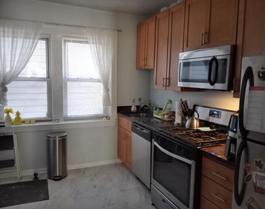 318 Sherman Avenue - Photo Thumbnail 4