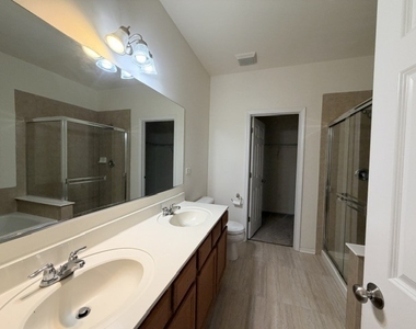 2542 Dunraven Avenue - Photo Thumbnail 7