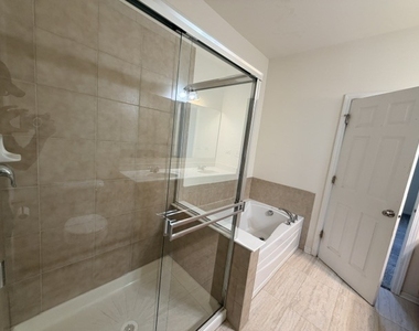 2542 Dunraven Avenue - Photo Thumbnail 8
