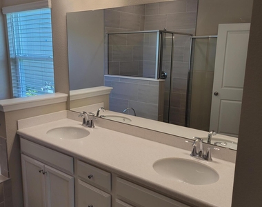 95 Bloomfield Way - Photo Thumbnail 6