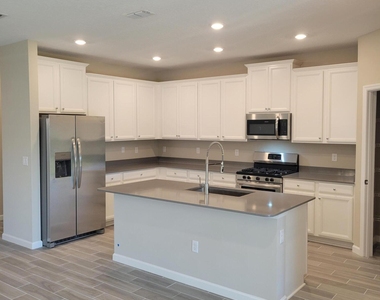 95 Bloomfield Way - Photo Thumbnail 9