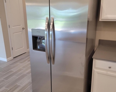 95 Bloomfield Way - Photo Thumbnail 7