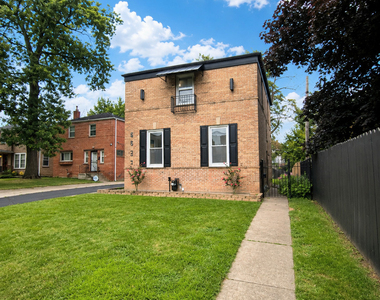 9637 S Wood Street - Photo Thumbnail 2