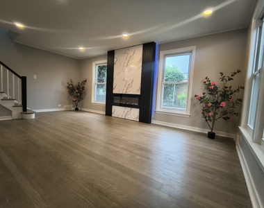 9637 S Wood Street - Photo Thumbnail 16