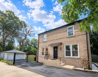 9637 S Wood Street - Photo Thumbnail 3