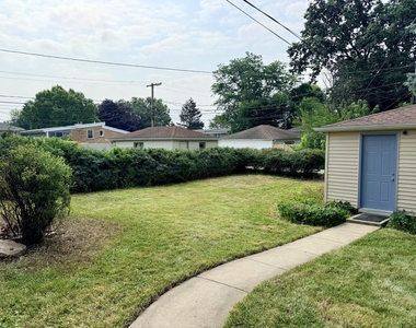 5221 Greenwood Street - Photo Thumbnail 16
