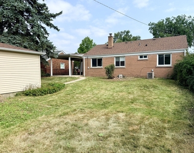 5221 Greenwood Street - Photo Thumbnail 17