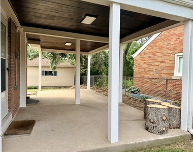 5221 Greenwood Street - Photo Thumbnail 15