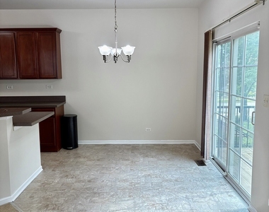429 Grosvenor Lane - Photo Thumbnail 3