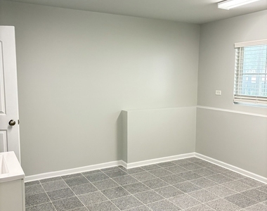 429 Grosvenor Lane - Photo Thumbnail 12