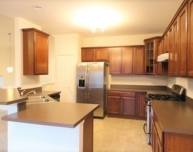 429 Grosvenor Lane - Photo Thumbnail 1