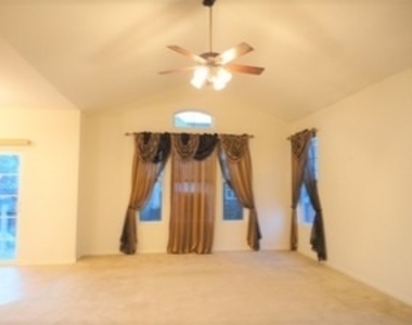 429 Grosvenor Lane - Photo Thumbnail 4
