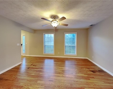 5027 Wesleyan Drive - Photo Thumbnail 4