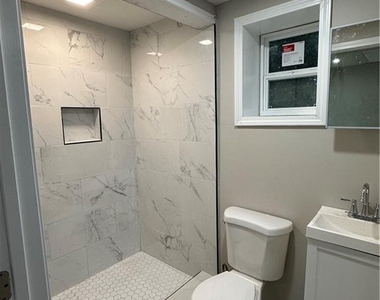422 Emmett Street - Photo Thumbnail 5