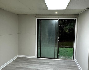422 Emmett Street - Photo Thumbnail 12