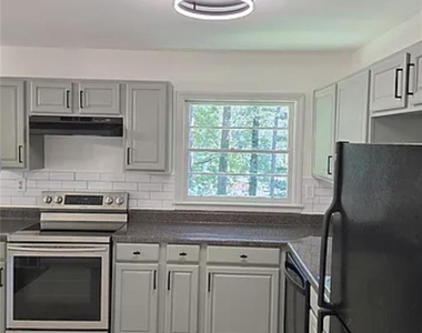 2863 Catalina Drive - Photo Thumbnail 6