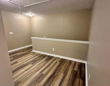 1619 Park Brooke Circle Sw - Photo Thumbnail 15