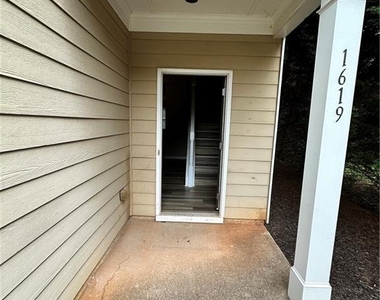 1619 Park Brooke Circle Sw - Photo Thumbnail 1