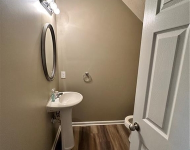 1619 Park Brooke Circle Sw - Photo Thumbnail 8