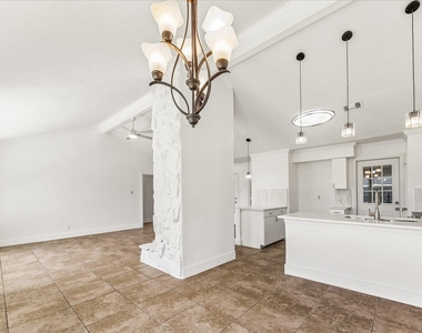 10111 Limewood Lane - Photo Thumbnail 5