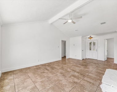 10111 Limewood Lane - Photo Thumbnail 4